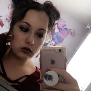 Meet your Posher, Ella